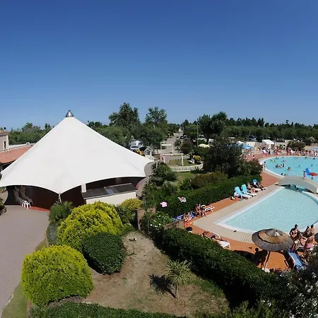 Happy Camp Mobile Homes In Vigna Sul Mar Camping Village Kemping Lido di Pomposa