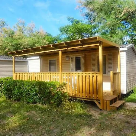 Happy Camp Mobile Homes In Vigna Sul Mar Camping Village Kemping Lido di Pomposa